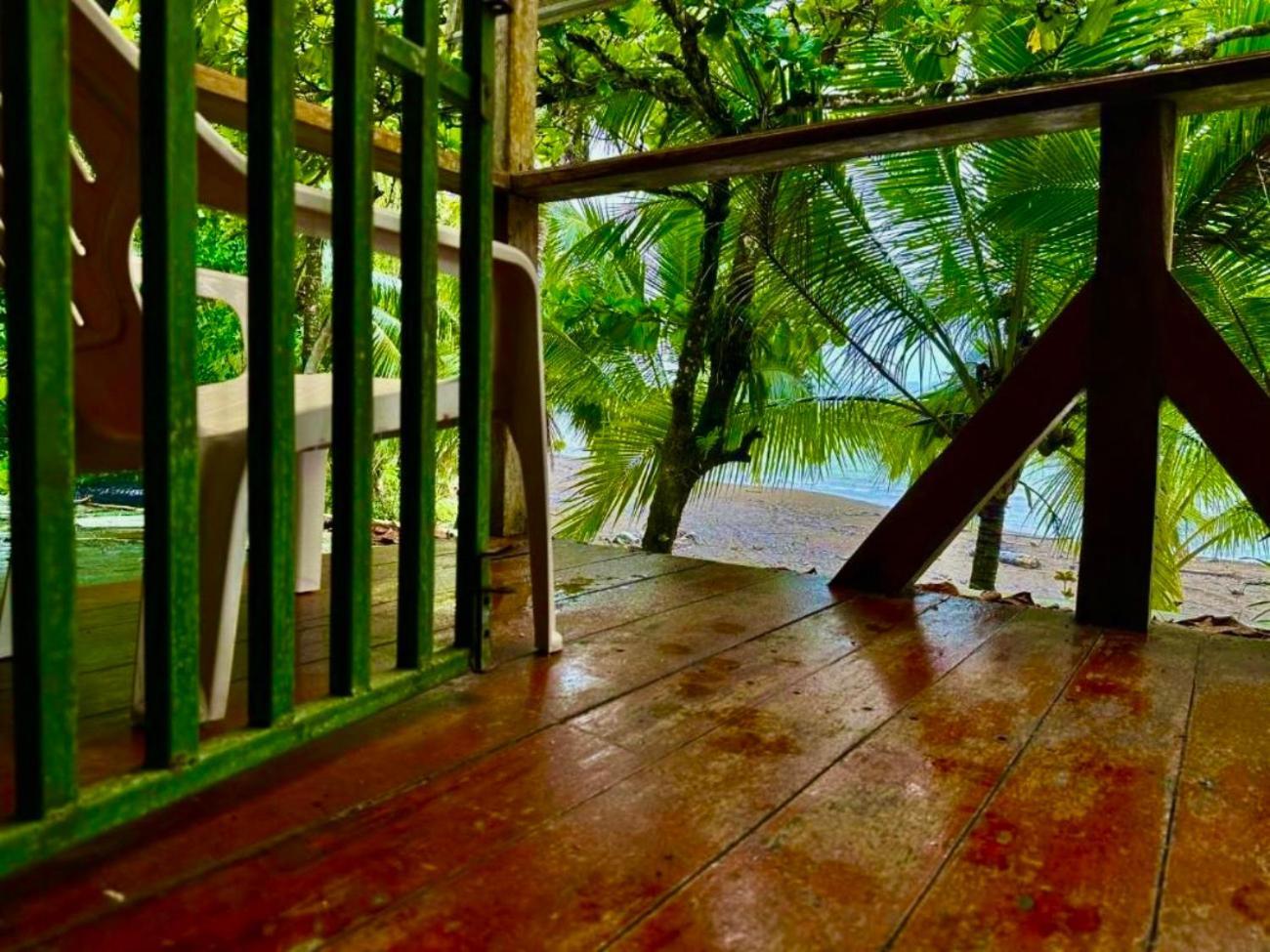 Beach House Дрейк Екстер'єр фото